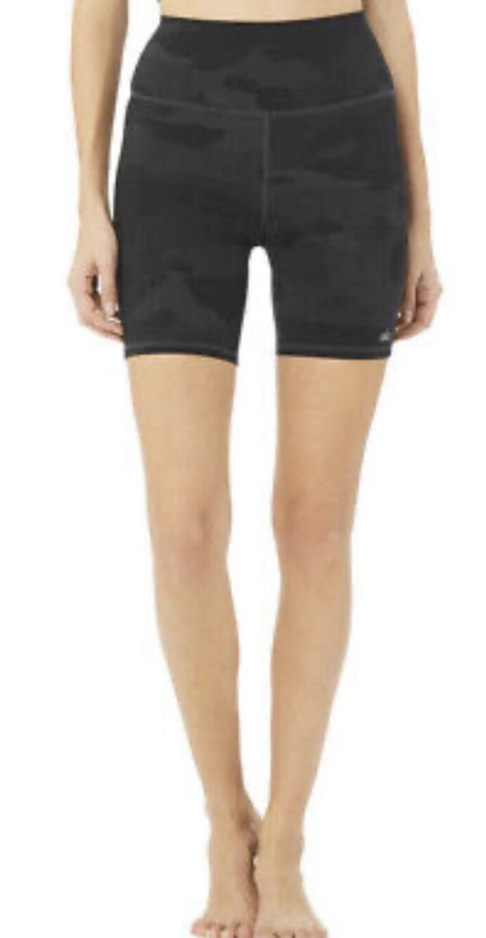 Alo Yoga High Waist Vapor Shorts in Black Camo Size XS Bike Shorts Womens